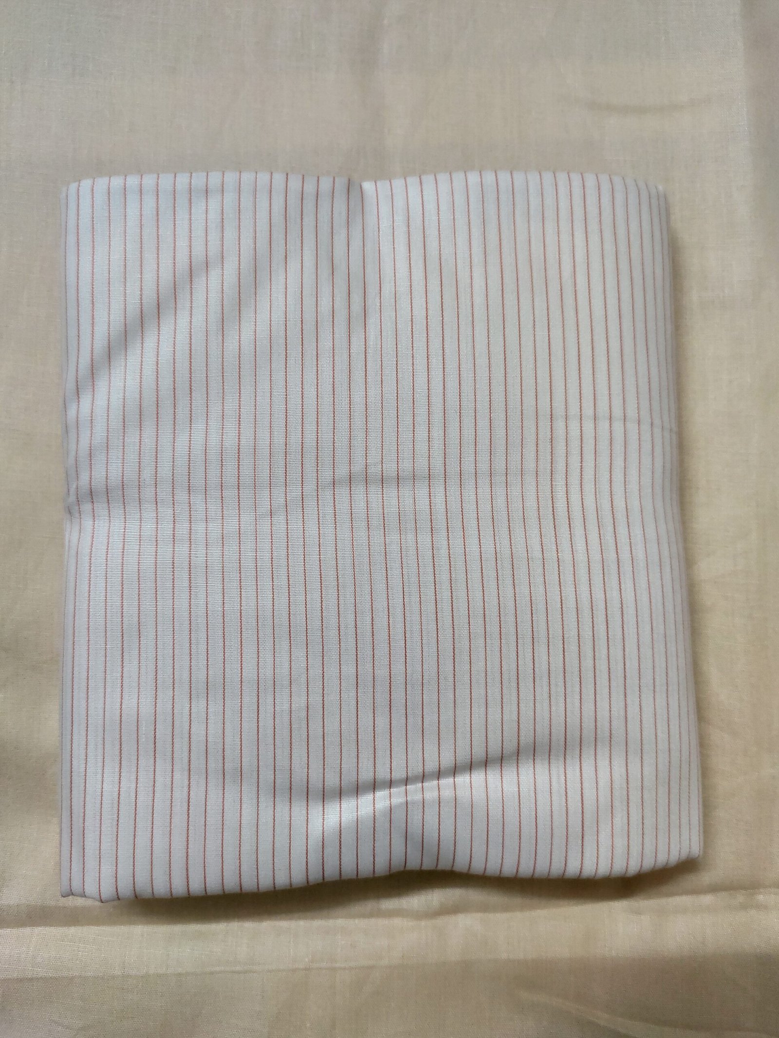 Premium White Striped Pure Cotton Lungi (5.5 Hat) - পাবনার ঐতিহ্যবাহী চাচকিয়ার লুঙ্গি - Image 4